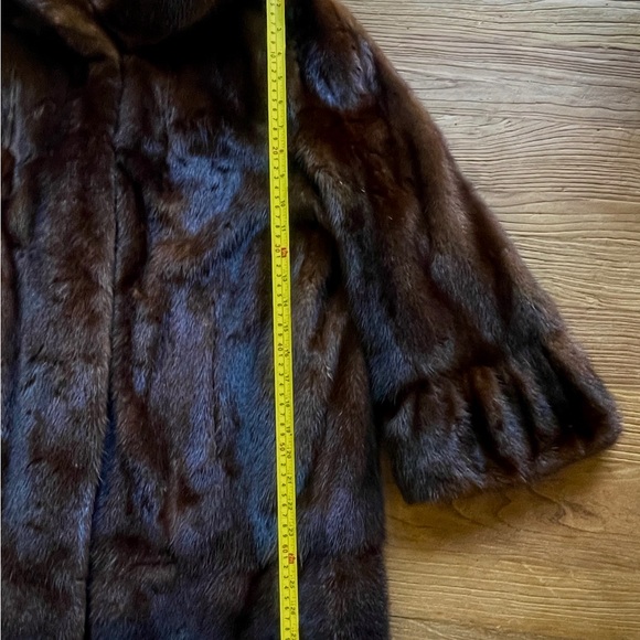 SOLD:Spectacular designer Mink coat with detailing on cuffs and shoulder. Size L - Picture 10 of 15